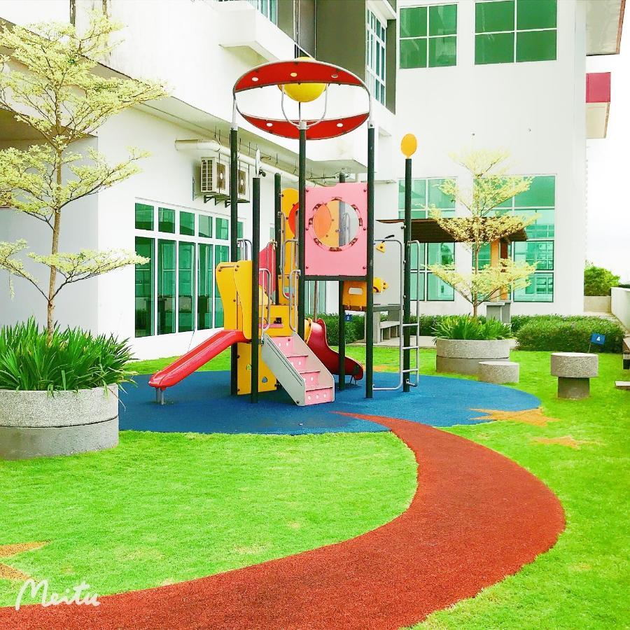 Twin Galaxy By Greatday Apartment Johor Bahru Exterior foto